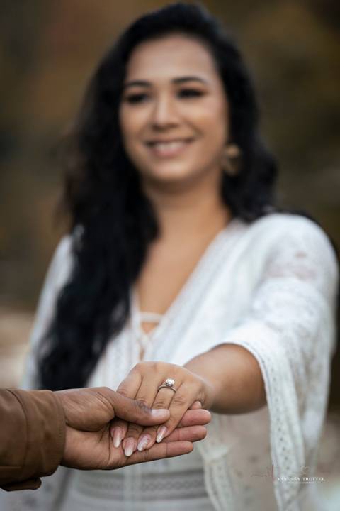 Against a backdrop of vibrant foliage, Bruna & Rogerio's laughter fills the air, capturing the essence of their joyful engagement amidst nature's splendor.
Best wedding Photographer in CT
Vanessa Trettel photography
Engagement photography at Southburry CT'