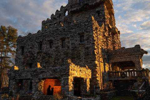 Amidst the natural beauty of Gillette Castle State Park, CT, Greg and Hunter share a passionate kiss, sealing their commitment in a moment immortalized by photography.
Best wedding Photographer in CT
Vanessa Trettel photography
Engagement photographer CT'