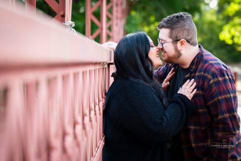 A sun-kissed Harmony & Dan stand against the backdrop of New Milford's iconic bridge, their smiles echoing the warmth of the autumn sun.
Best wedding Photographer in CT
Engagement photos ideas
Vanessa Trettel photography'
