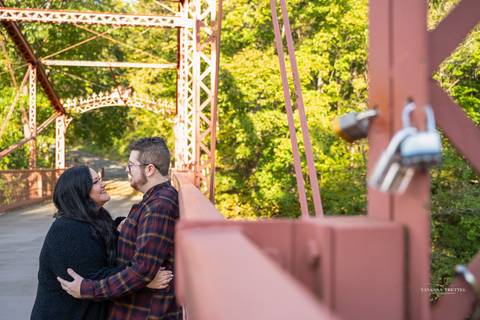 With New Milford's scenic beauty as their canvas, Harmony & Dan's love radiates in every frame, a testament to their timeless bond.
Best wedding Photographer in CT
Engagement photos ideas
Vanessa Trettel photography'