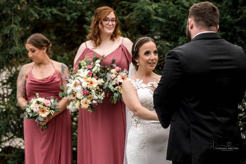 In a burst of joy, Sarah & Seth embrace, their happiness palpable as they celebrate their love in the picturesque setting of Bolton, CT.
Best wedding Photographer in CT
Vanessa Trettel photography
Georgina's Weddings & Banquets
Wedding photos ideas'