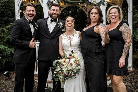 With the soft hues of spring as their backdrop, Sarah & Seth's love shines brightly, illuminating the enchanting ambiance of Georgina's Weddings & Banquets.
Best wedding Photographer in CT
Vanessa Trettel photography
Hartford Wedding photographer
Wedding '