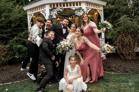 Beneath the soft sunlight, Sarah & Seth share a tender moment, their eyes filled with love and promises, against the backdrop of Georgina's Weddings & Banquets.
Best wedding Photographer in CT
Vanessa Trettel photography'
