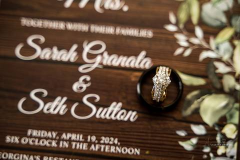 Beneath the soft sunlight, Sarah & Seth share a tender moment, their eyes filled with love and promises, against the backdrop of Georgina's Weddings & Banquets.
Best wedding Photographer in CT
Vanessa Trettel photography'