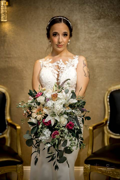 Beneath the soft sunlight, Sarah & Seth share a tender moment, their eyes filled with love and promises, against the backdrop of Georgina's Weddings & Banquets.
Best wedding Photographer in CT
Vanessa Trettel photography'