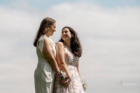 Against a backdrop of blossoming tulips, Katie & Michaela's wedding celebration exudes simplicity and love, as family gathers for a cherished al fresco meal in the spring sun.
Gay Wedding
Lesbian wedding pictures
gay wedding photographer
Vanessa Trettel'