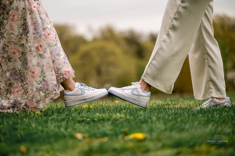 Amidst blooming tulips, Katie & Michaela's family gathers for a heartfelt celebration, their love radiating in each candid moment, beautifully preserved by the lens.
Gay Wedding
Lesbian wedding pictures
gay wedding photographer
Vanessa Trettel Photography'