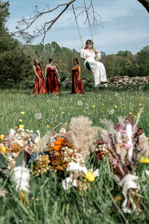 Best Wedding photographer CT
Salem Herb Farm
Rustic Wedding ideas
Salem CT wedding
Bridal party photography
Red bridesmaid dresses
Bridesmaids pictures
Groom photos
Wedding photos ideas
Vanessa Trettel Photography'
