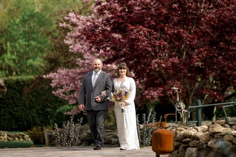 Best Wedding photographer CT
Salem Herb Farm
Rustic Wedding ideas
Salem CT wedding
Bridal party photography
Red bridesmaid dresses
Bridesmaids pictures
Groom photos
Wedding photos ideas
Vanessa Trettel Photography'