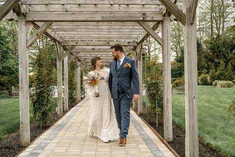 Best Wedding photographer CT
Salem Herb Farm
Rustic Wedding ideas
Salem CT wedding
Bridal party photography
Red bridesmaid dresses
Bridesmaids pictures
Groom photos
Wedding photos ideas
Vanessa Trettel Photography'