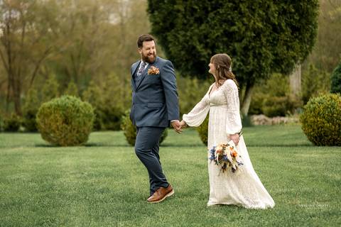 Best Wedding photographer CT
Salem Herb Farm
Rustic Wedding ideas
Salem CT wedding
Bridal party photography
Red bridesmaid dresses
Bridesmaids pictures
Groom photos
Wedding photos ideas
Vanessa Trettel Photography'