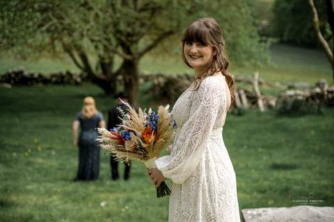 Best Wedding photographer CT
Salem Herb Farm
Salem CT wedding
Bridal party photography
Red bridesmaid dresses
Bridesmaids pictures
Groom photos
Wedding photos ideas
Vanessa Trettel Photography'