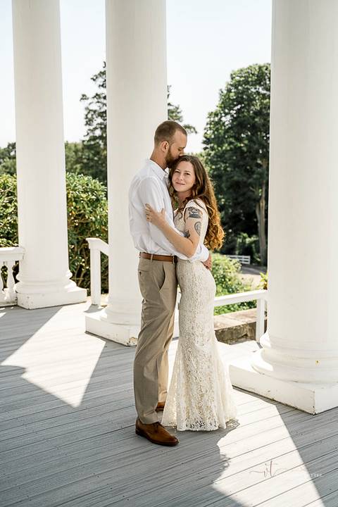Emotional first look between Macie and Joshua, captured in a quiet garden moment before the ceremony. Candid wedding photography in Mystic, CT.
Vanessa Trettel best wedding photographer in CT'