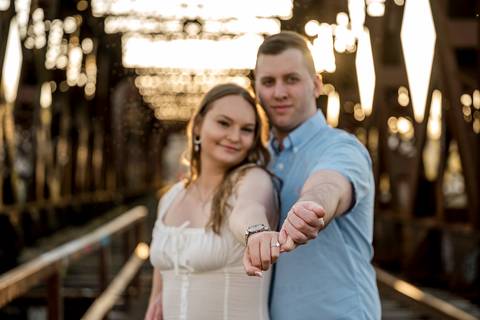 Ashley and Andrew’s engagement session in a Connecticut park was a perfect spring day. Surrounded by fresh greenery, they laughed, embraced, and let their love shine through each tender moment.
Vanessa Trettel photography
Best Wedding Photographer in CT '