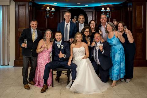 Candid dance shots showing the guests’ authentic joy — storytelling through rhythm and motion.'
