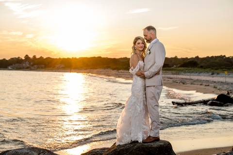 That golden light, that golden love. Creating timeless memories for amazing couples. #GoldenHour #RomanticPhotos #WeddingPhoto #DestinationWedding'