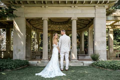The moment they saw each other for the first time. An unforgettable memory. #FirstLookPhotos #WeddingPhotography #CTBride #HarknessStatePark'