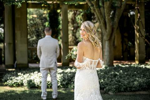 A breathtaking first look at Eolia Mansion. His tears, her smile. Pure magic. #FirstLook #WeddingDay #ConnecticutWedding #EoliaMansion'