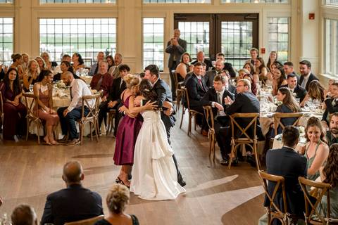 Another frame shows laughter during the mother dances, blending joy and sentiment in a single image.
Vanessa Trettel Photography'