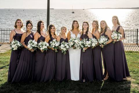 Alison posing with her bridesmaids against the ocean backdrop.
Vanessa Trettel Photography
Wedding photo at Anthony's Ocean View | New Haven CT '