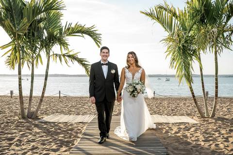 Alison and Joseph walking on the sand at Anthony's Ocean View.
Vanessa Trettel Photography
Wedding photo at Anthony's Ocean View | New Haven CT '