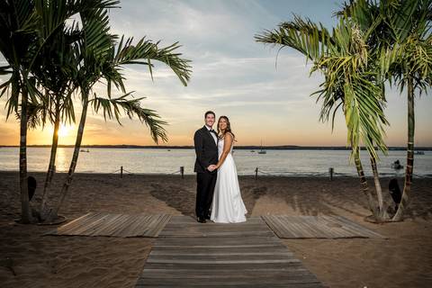 Golden hour glow: Alison and Joseph on the beach.
Vanessa Trettel Photography
Wedding photo at Anthony's Ocean View | New Haven CT '