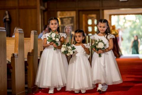 Flower girls entering the aisle at St. Rita’s Church in Hamden, CT.
Vanessa Trettel Photography
Wedding photo at Anthony's Ocean View | New Haven CT '