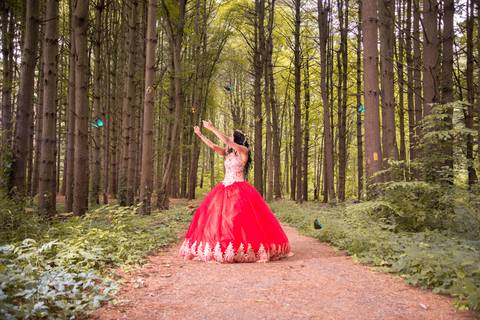sweet 16 red dress black girl florest
event planner
 fifteen eventos 
quincean fotografia 
Quinceañeras  
sweet 16 photos
sweet 16 photographer in CT
Vanessa Trettel Photography'