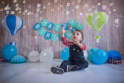 Smash cake boy ballon theme bubble'