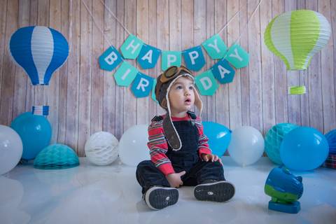 Smash cake boy ballon theme'