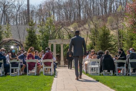 wedding dress
wedding ceremony outside
Aria Venue CT
Vanessa Trettel Photography'