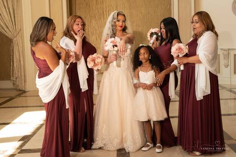 wedding dress
wedding ceremony outside
Aria Venue CT
Vanessa Trettel Photography'