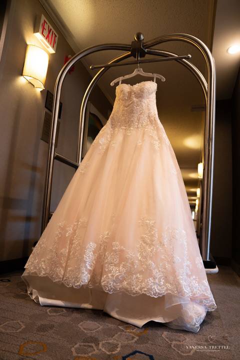 wedding photo
first look in the Aria
Vanessa Trettel Photography'