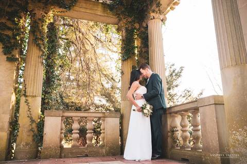 wedding photos
trash the dress photography
couple photographer CT
Eolia Mansion Harkness State Park
Vanessa Trettel Photography'