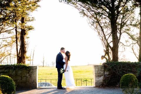 wedding photos
trash the dress photography
couple photographer CT
Eolia Mansion Harkness State Park
Vanessa Trettel Photography'