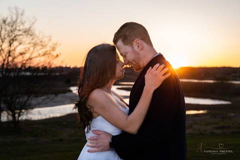 wedding photos
trash the dress photography
couple photographer CT
Eolia Mansion Harkness State Park
Vanessa Trettel Photography'