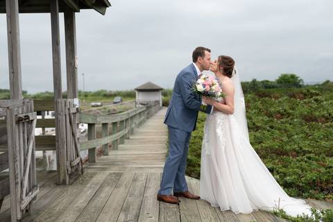 wedding photography
wedding dress
Guilford Yacht Club
wedding photographers in CT
wedding venue in CT
Vanessa Trettel Photography'