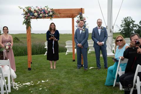 wedding photography
wedding dress
Guilford Yacht Club
wedding photographers in CT
wedding venue in CT
Vanessa Trettel Photography'