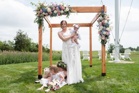 wedding photography
wedding dress
Guilford Yacht Club
wedding photographers in CT
wedding venue in CT
Vanessa Trettel Photography'