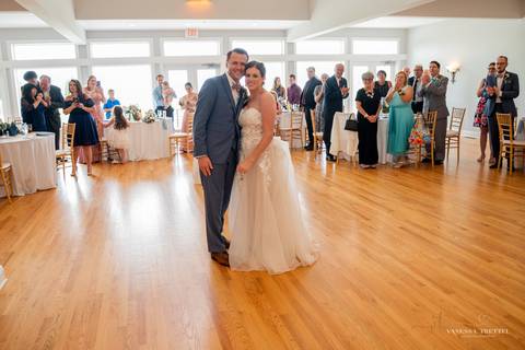 wedding photography
wedding dress
Guilford Yacht Club
wedding photographers in CT
wedding venue in CT
Vanessa Trettel Photography'