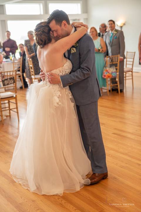 wedding photography
wedding dress
Guilford Yacht Club
wedding photographers in CT
wedding venue in CT
Vanessa Trettel Photography'