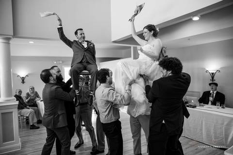 wedding photography
wedding dress
Guilford Yacht Club
wedding photographers in CT
wedding venue in CT
Vanessa Trettel Photography'