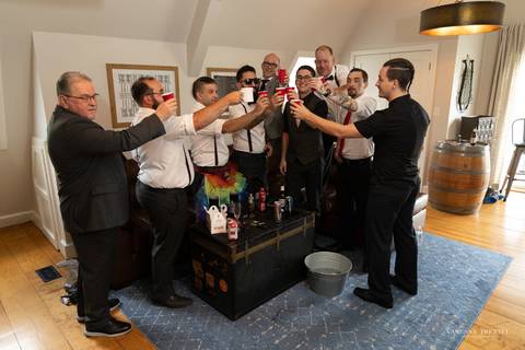 wedding photo
first look photography
best wedding photographer in CT
wedding dresses
wedding venues in CT
Vanessa Trettel Photography'