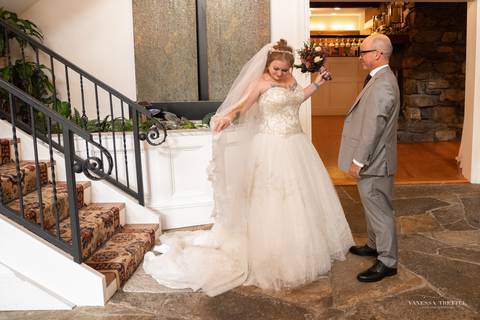 wedding photo
first look photography
best wedding photographer in CT
wedding dresses
wedding venues in CT
Vanessa Trettel Photography
StoneHurst at Hampton Valley - CT'