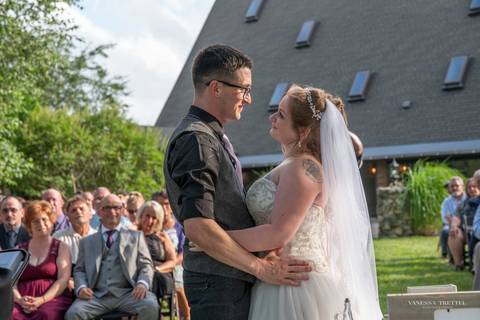 wedding photo
first look photography
best wedding photographer in CT
wedding dresses
wedding venues in CT
Vanessa Trettel Photography
StoneHurst at Hampton Valley - CT'