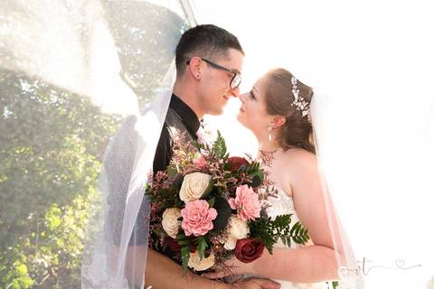 wedding photo
first look photography
best wedding photographer in CT
wedding dresses
wedding venues in CT
Vanessa Trettel Photography
StoneHurst at Hampton Valley - CT'