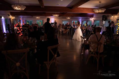 wedding photo
first look photography
best wedding photographer in CT
wedding dresses
wedding venues in CT
Vanessa Trettel Photography
StoneHurst at Hampton Valley - CT'