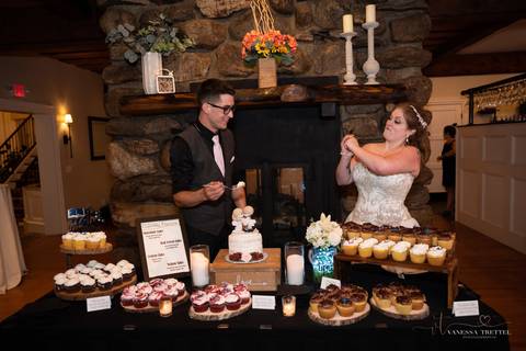 wedding photo
first look photography
best wedding photographer in CT
wedding dresses
wedding venues in CT
Vanessa Trettel Photography
StoneHurst at Hampton Valley - CT'