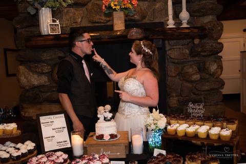 wedding photo
first look photography
best wedding photographer in CT
wedding dresses
wedding venues in CT
Vanessa Trettel Photography
StoneHurst at Hampton Valley - CT'