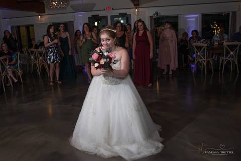 wedding photo
first look photography
best wedding photographer in CT
wedding dresses
wedding venues in CT
Vanessa Trettel Photography
StoneHurst at Hampton Valley - CT'